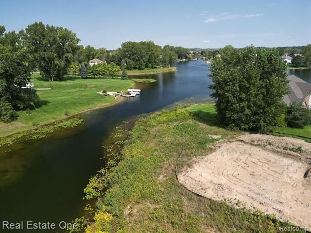 1904 Sandy Shores Drive. Oxford, MI 48371