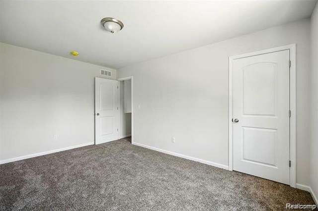 5760 Copper Tree Park. Waterford, MI 48327