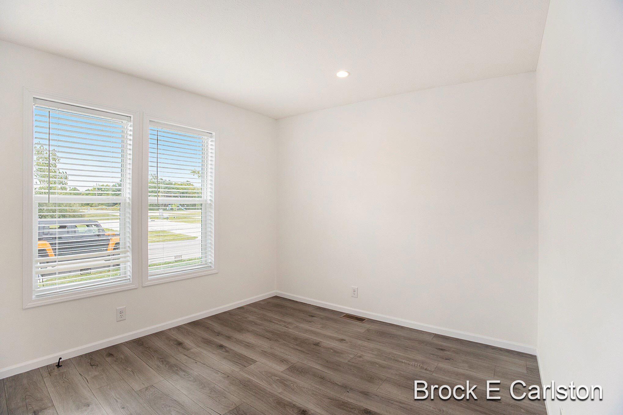 1283 E Ellis Road Unit 19. Norton Shores, MI 49441