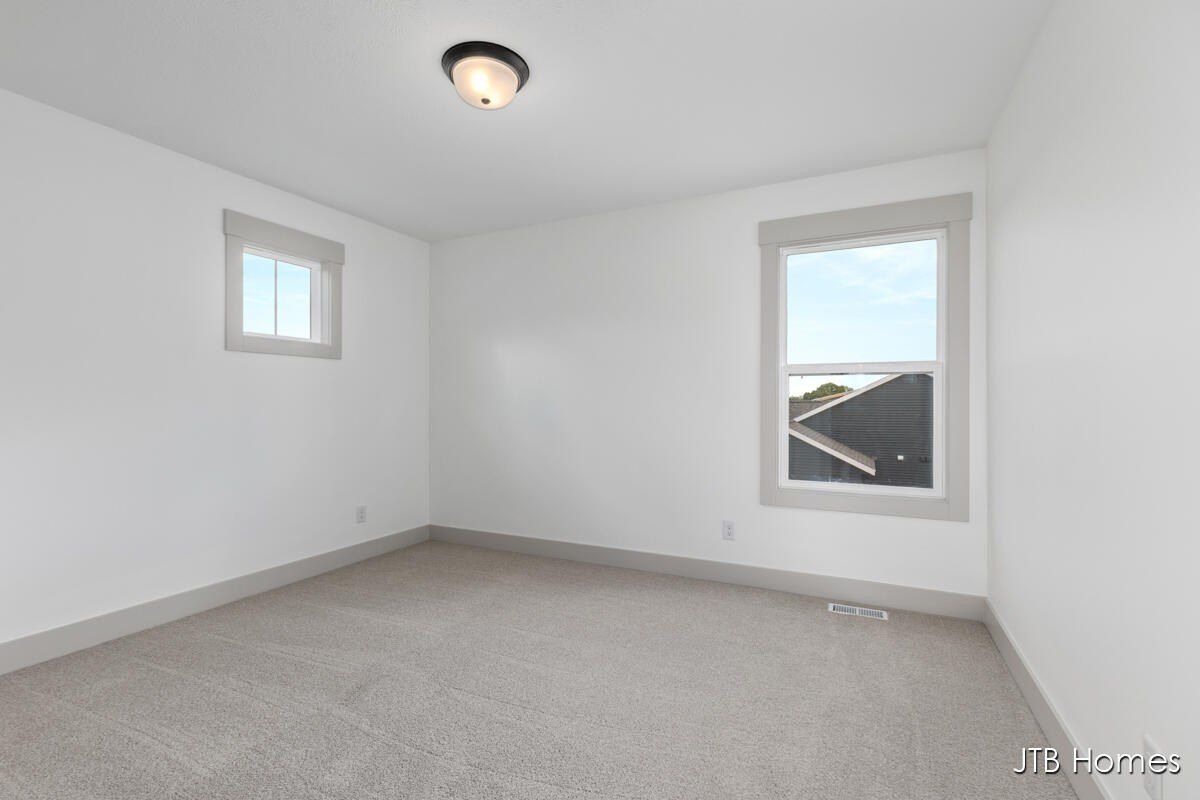 8284 Kettle Oak Drive. Alto, MI 49302