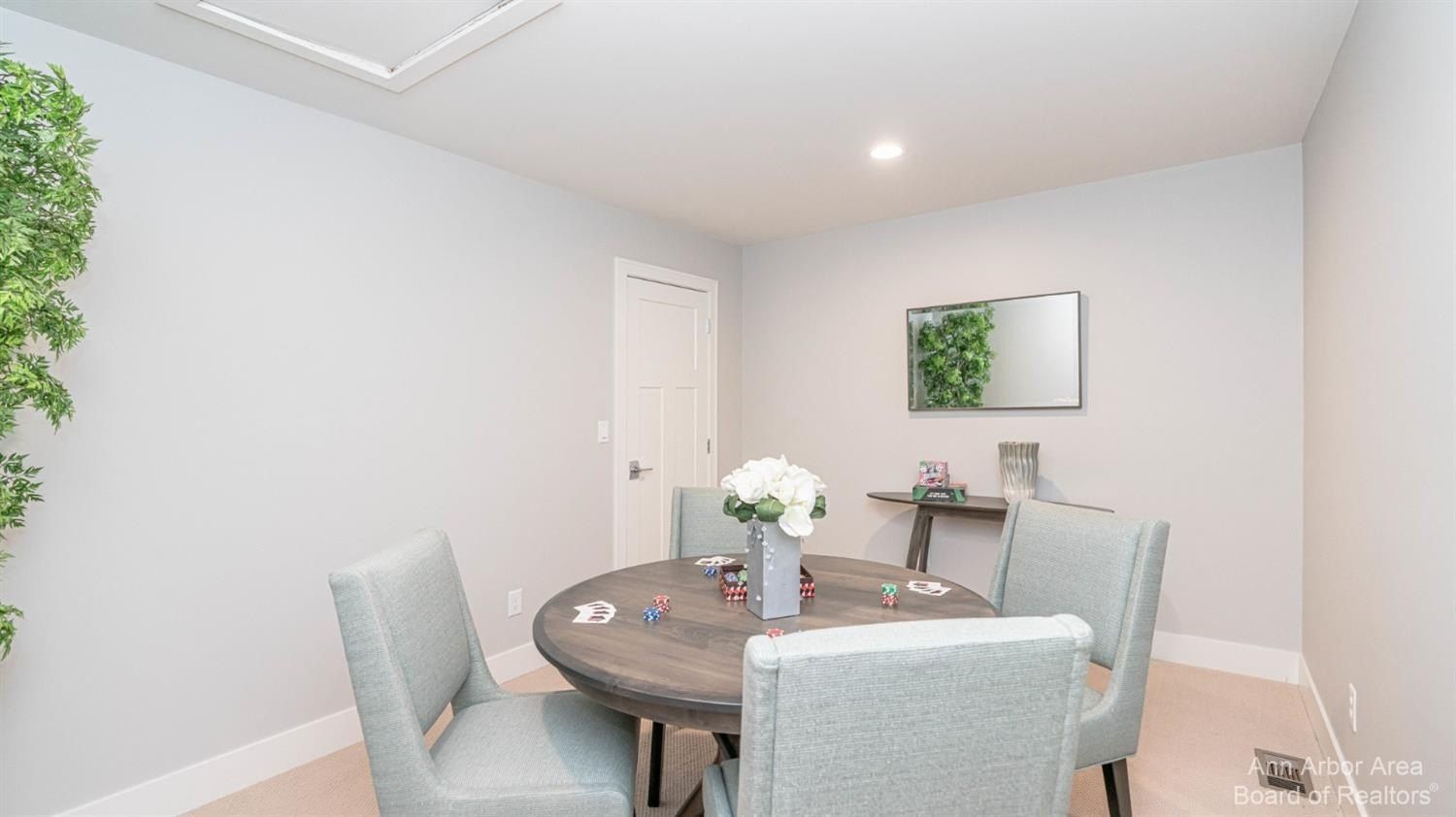 7106 Black Cherry Lane. Saline, MI 48176