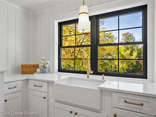 820 Oakridge Avenue. Royal Oak, MI 48067