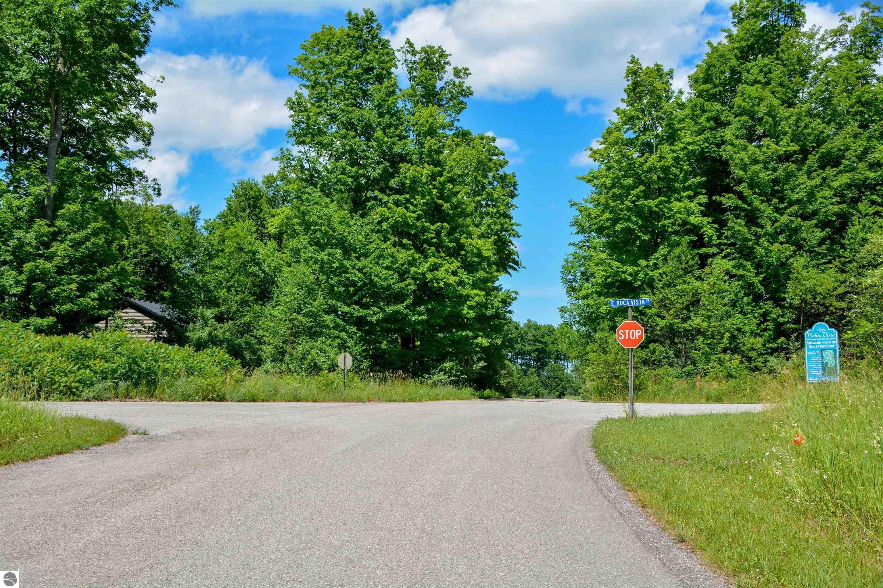 8271 E Boca Vista Trail. Traverse City, MI 49684