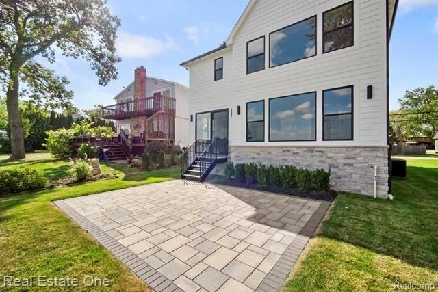 1517 Kessler Avenue. Keego Harbor, MI 48320