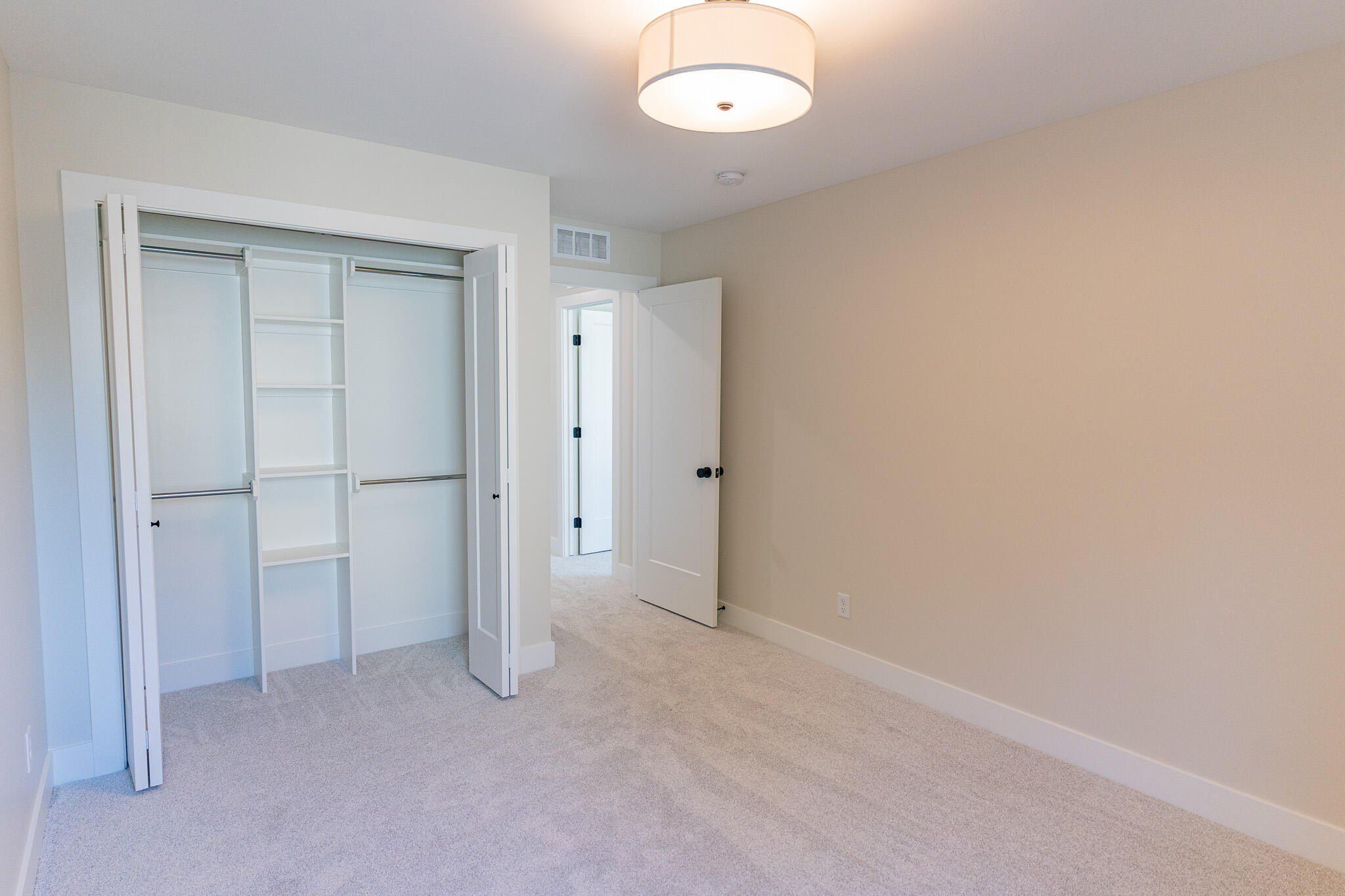 1844 Stratford Lane Nw. Grand Rapids, MI 49534