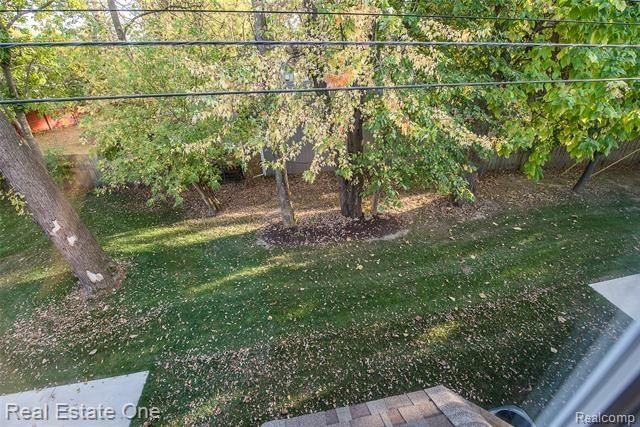 529 Indian Oaks Drive. Howell, MI 48843