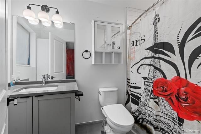 1539 Pallister. Detroit, MI 48206