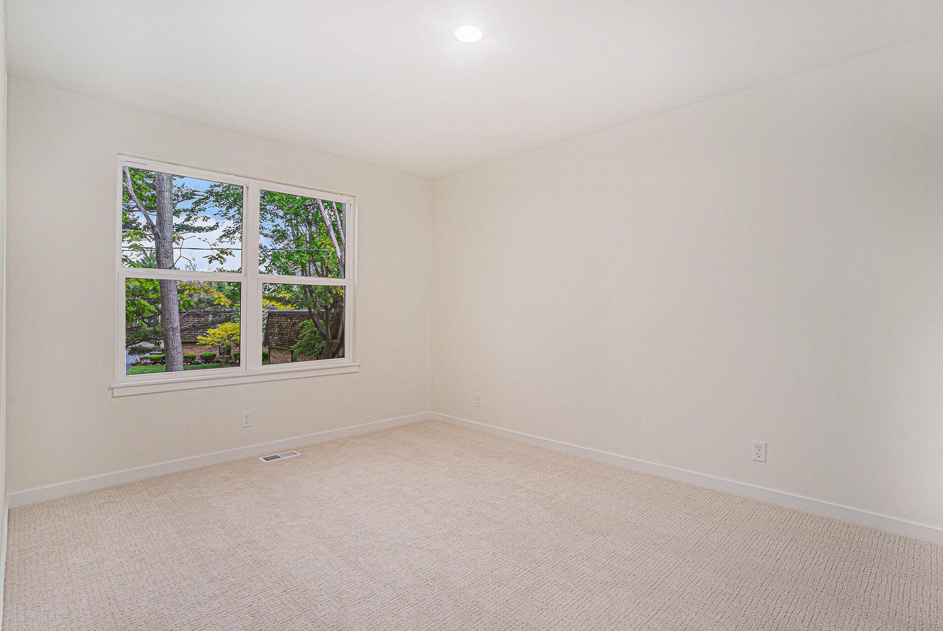 1988 S Shorewood Lane Unit 22. Holland, MI 49423