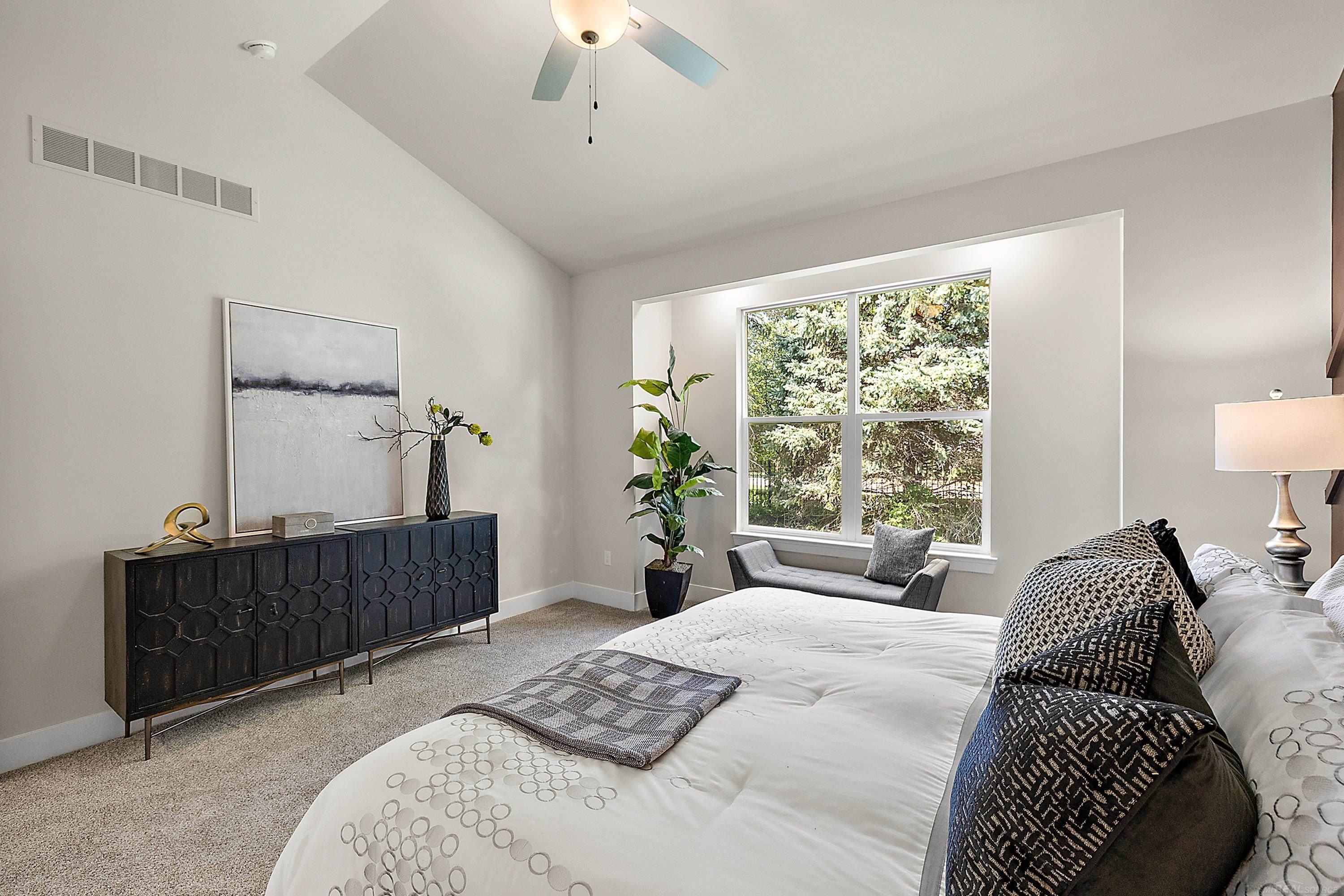 40699 Azalea. Clinton Township, MI 48036