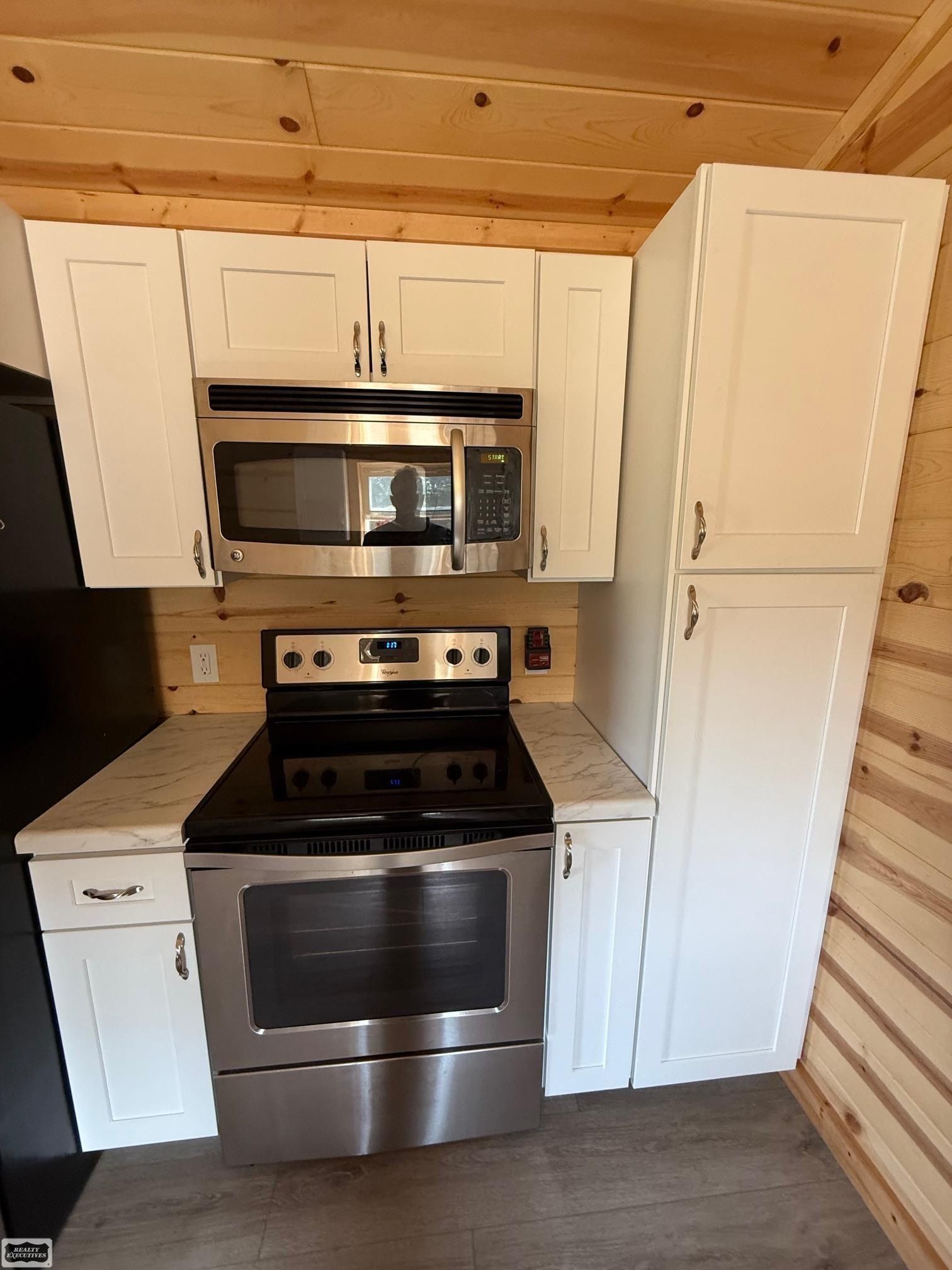 1900 Burns Rd. Kimball, MI 48074