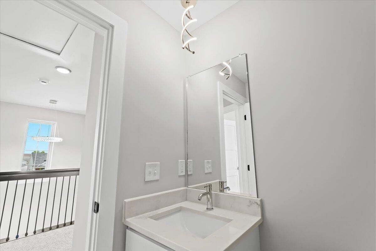 37633 Scone Court. Livonia, MI 48154