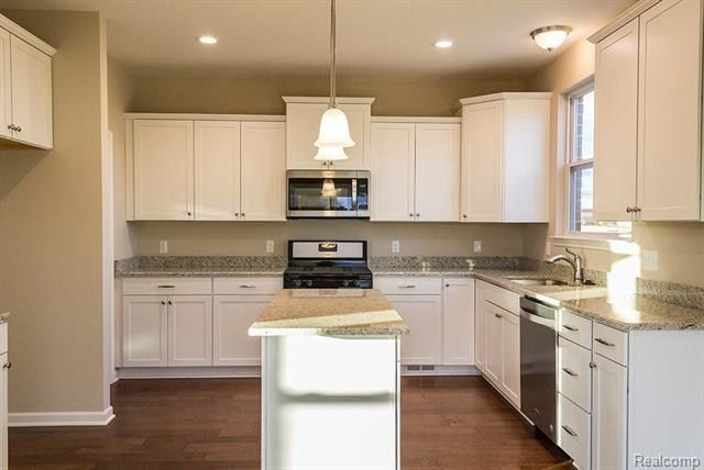 6207 N Trailwoods Drive. Ann Arbor, MI 48103