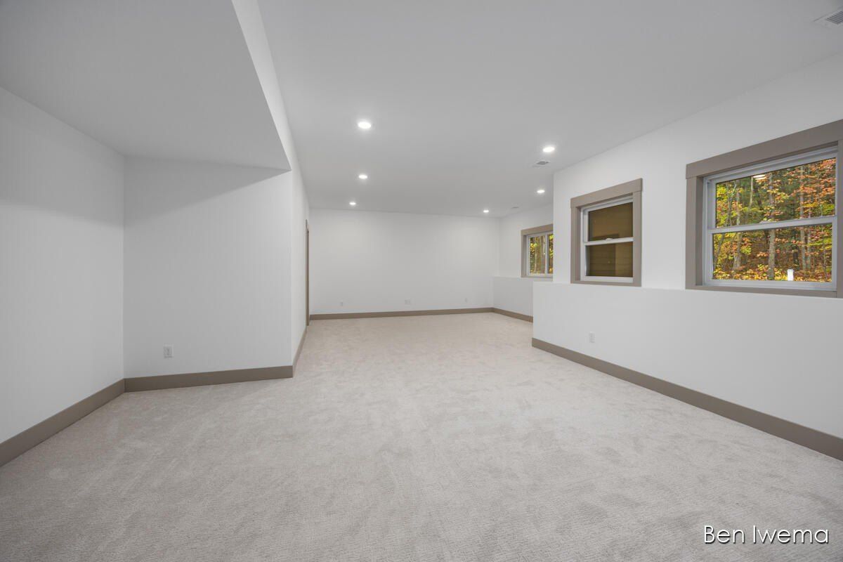 14081 Taft Street. Spring Lake, MI 49456