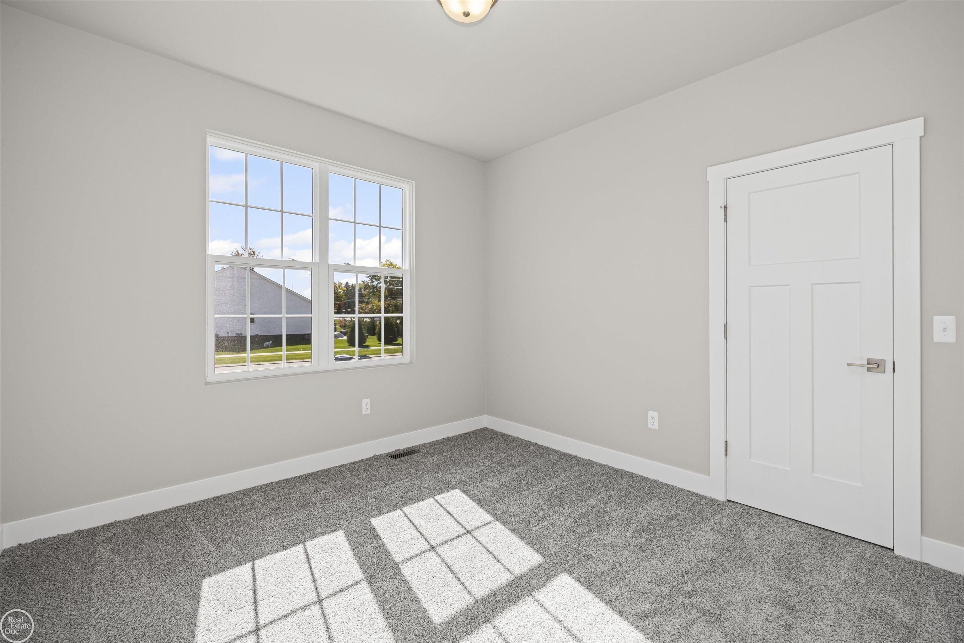 7982 Jordan. Waterford, MI 48327