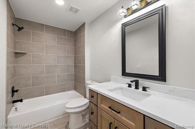 2130 Almont. Ferndale, MI 48220