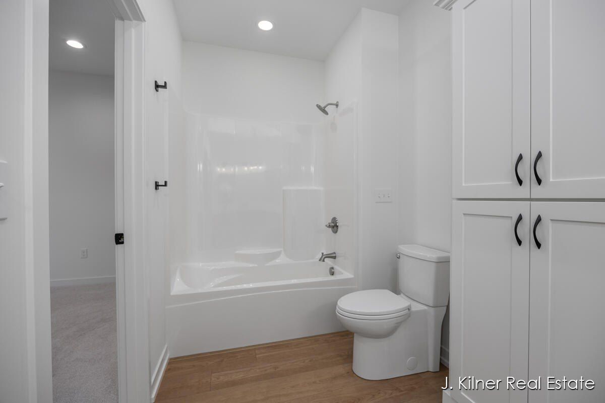 9465 Wabasis Pointe Drive Ne. Greenville, MI 48838