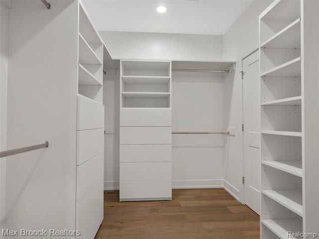 3681 Outback Trail. Pinckney, MI 48169