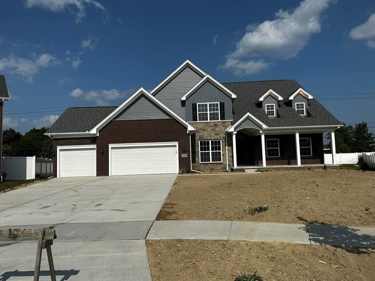 20869 Prairie Creek Boulevard. Brownstown, MI 48134