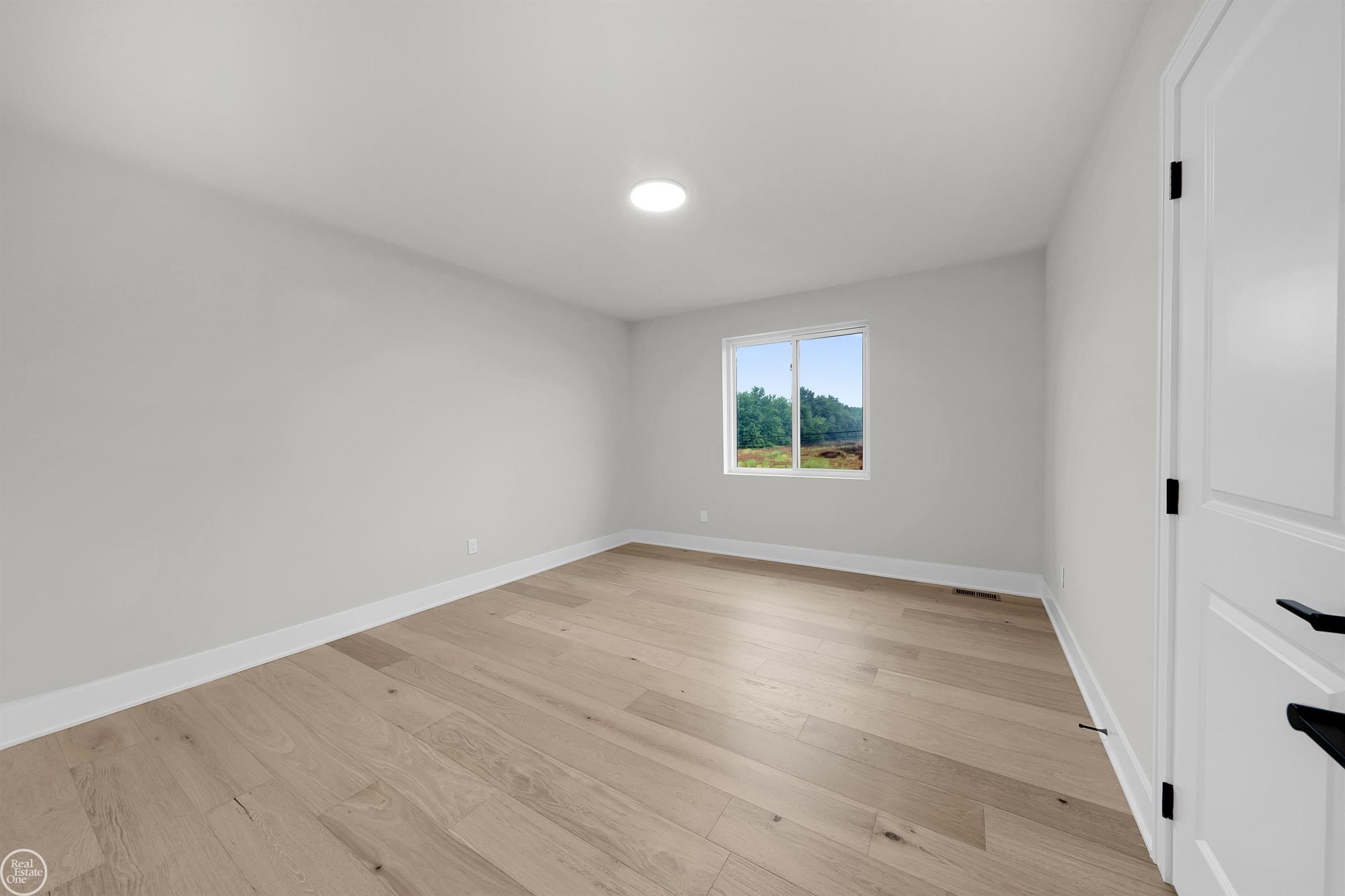 36711 N Pointe. New Baltimore, MI 48047