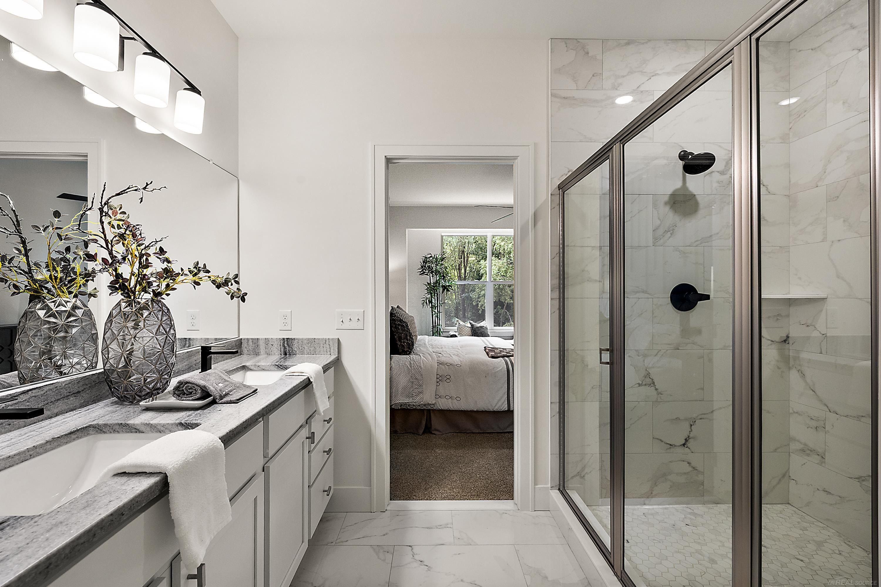 21148 Lilac. Clinton Township, MI 48036