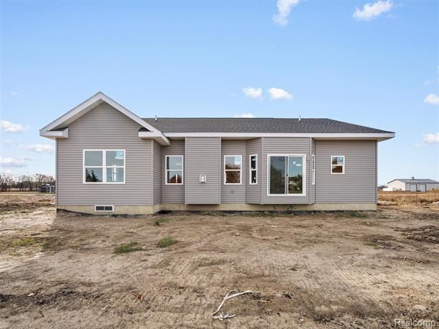 8555 Emerald Lane. Almont, MI 48003