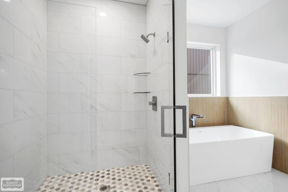 39105 Chart. Harrison Twp, MI 48045