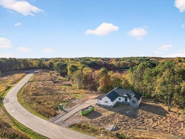 4050 Metamora Ridge Drive Ridge. Metamora, MI 48455