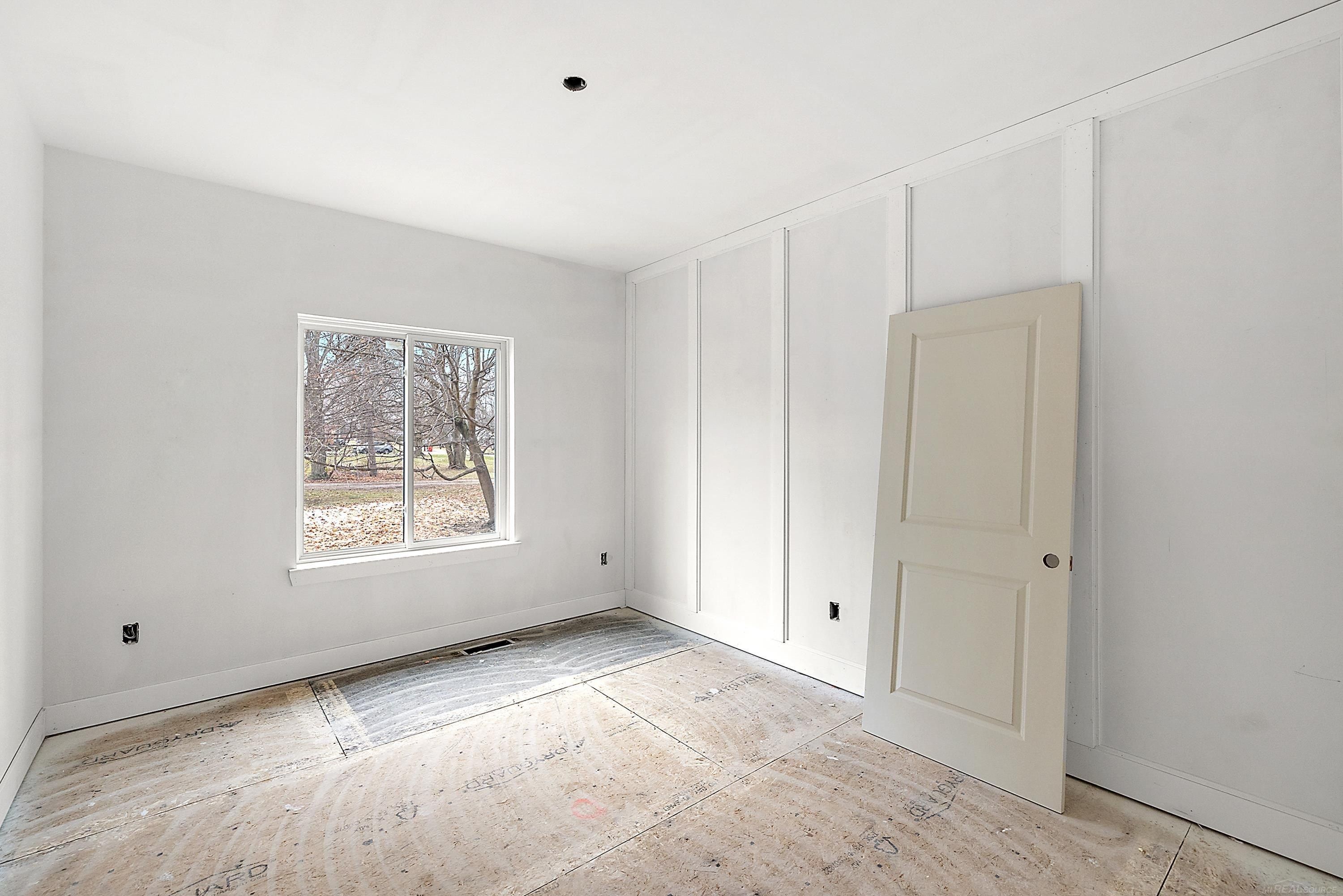 45396 Deneweth. Macomb, MI 48042