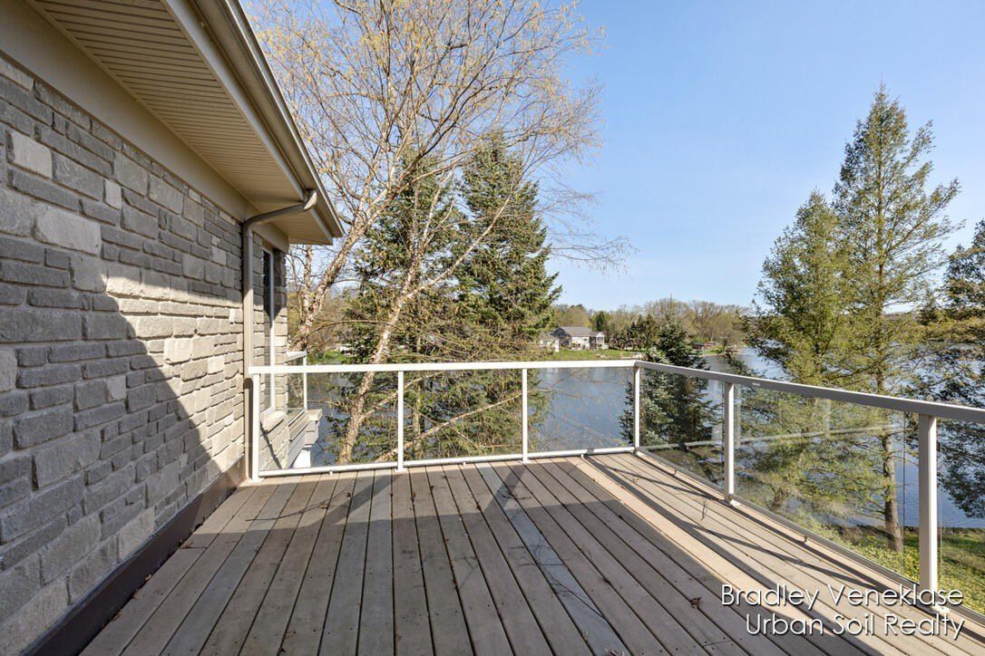 7635 Sandy Hollow Drive Se. Alto, MI 49302