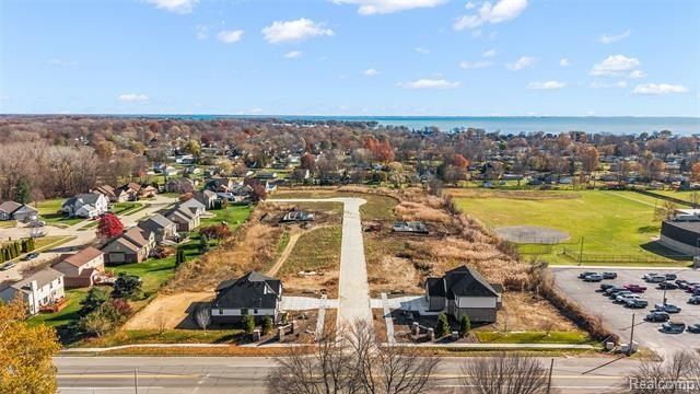 29697 Red Fox Lane. Chesterfield, MI 48047