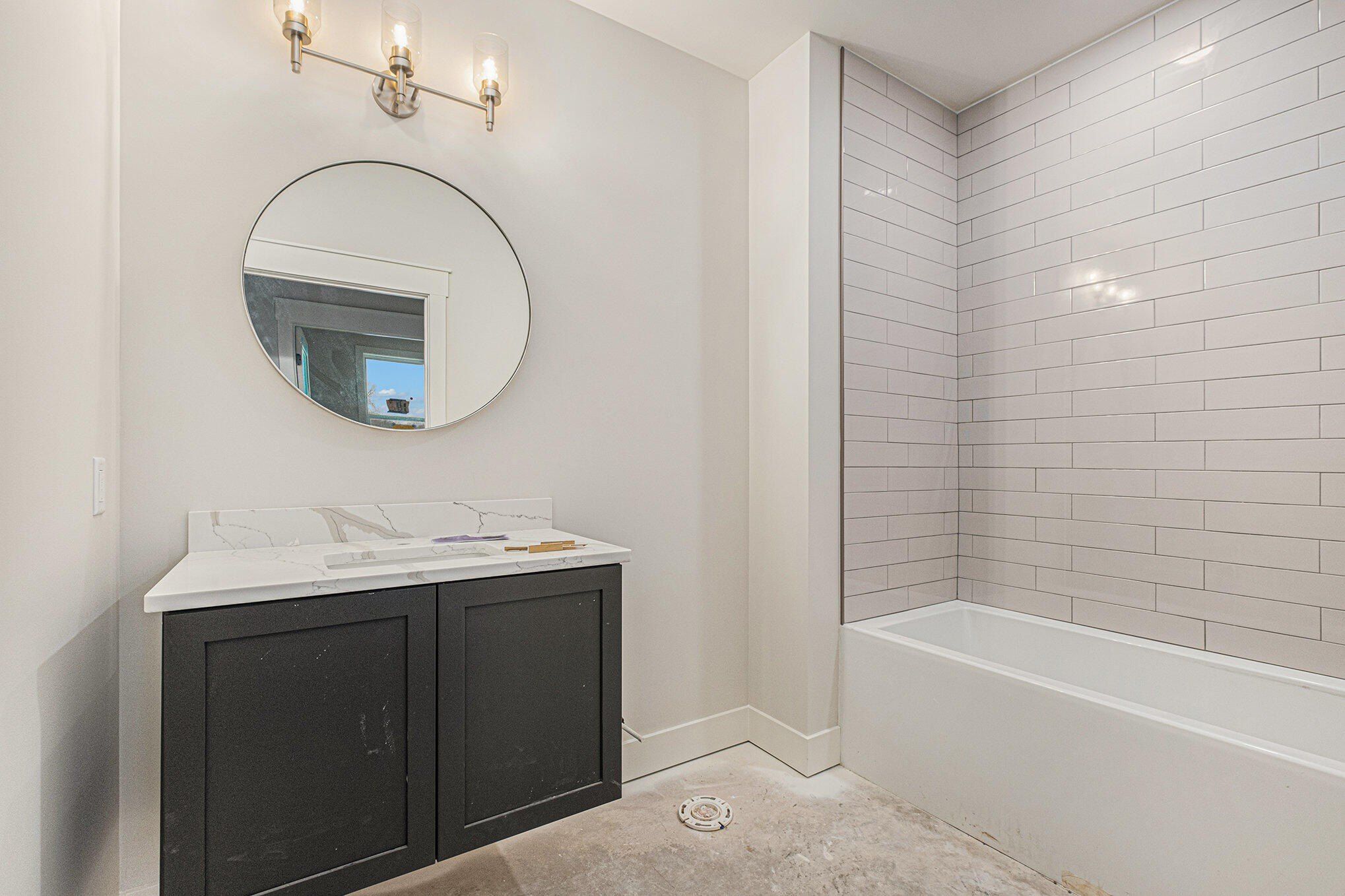 4712 Knapp Bluff Drive Ne. Grand Rapids, MI 49525