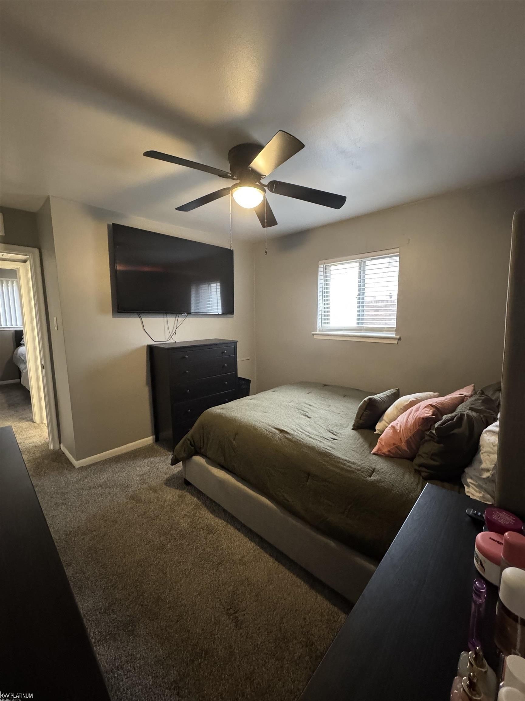 28051 Stuart. Southfield, MI 48076