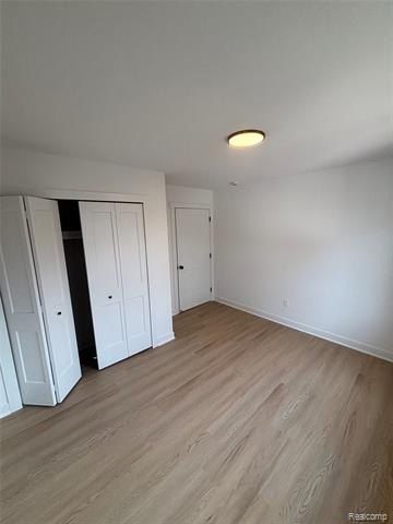 27095 Lawnwood Street. Roseville, MI 48066