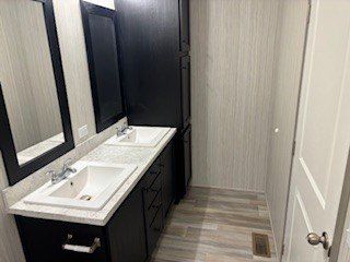 349 Stratford. Dimondale, MI 48821