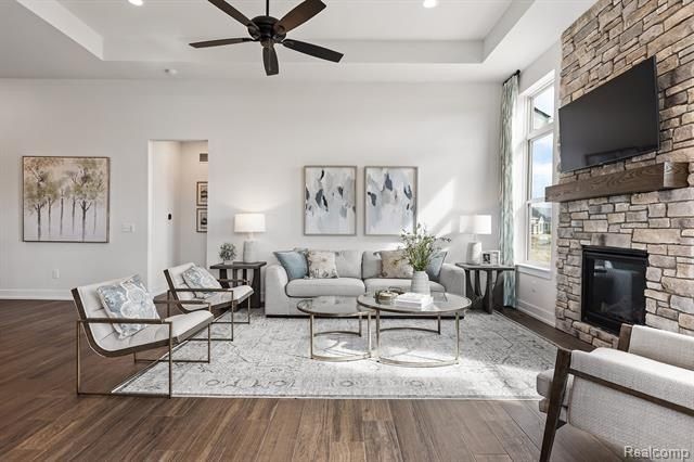 1472 Turner Drive. Commerce Twp, MI 48390