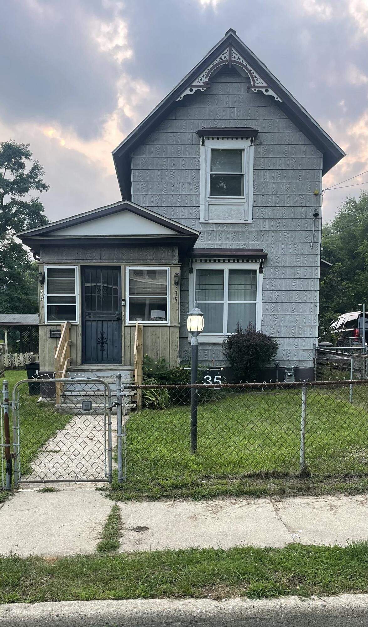 35 Hubbard Street. Battle Creek, MI 49037