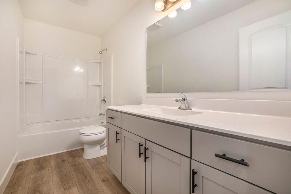 9392 Snow Valley Drive Se. Alto, MI 49302