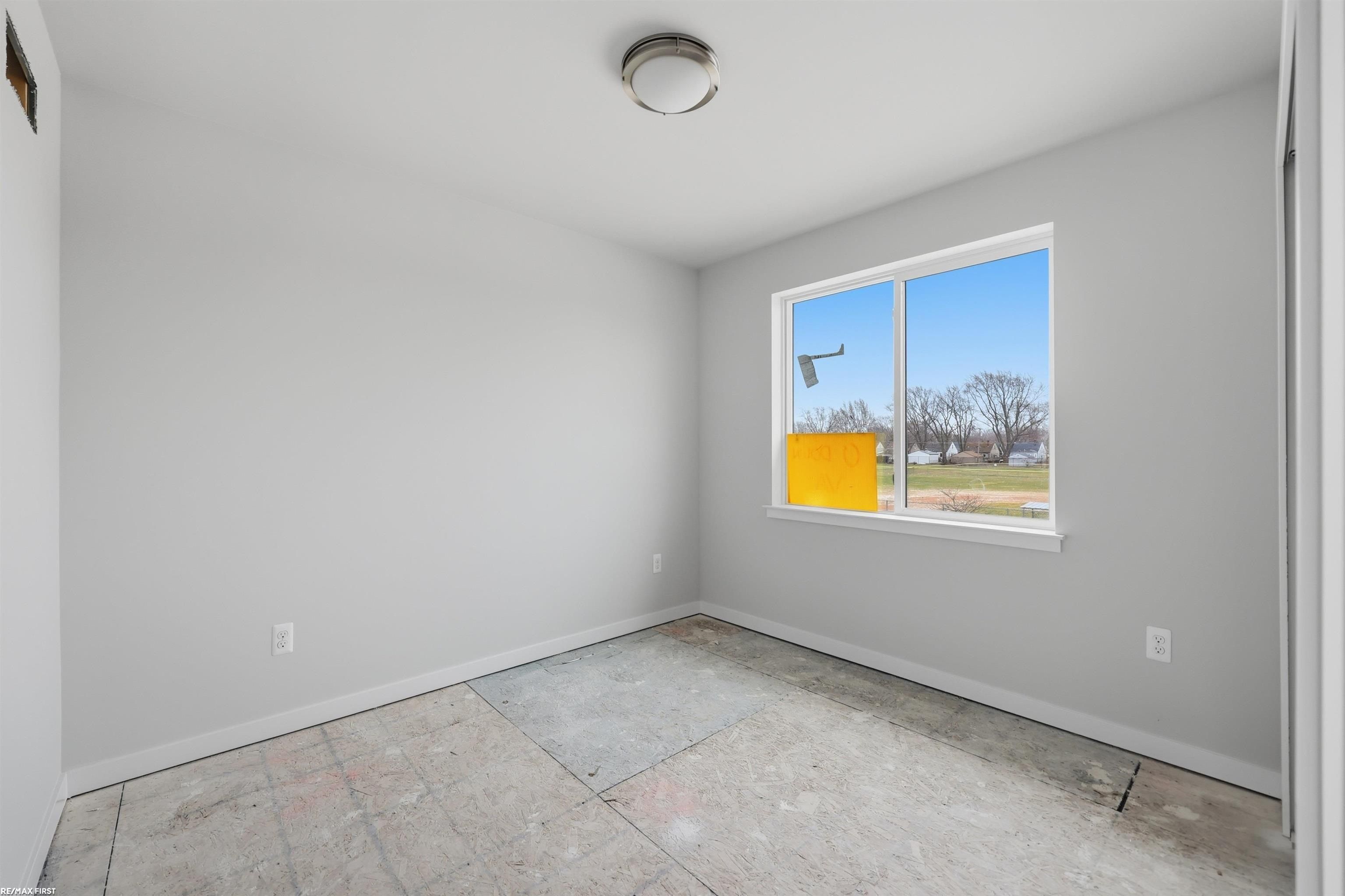 17751 Pasadena. Roseville, MI 48066