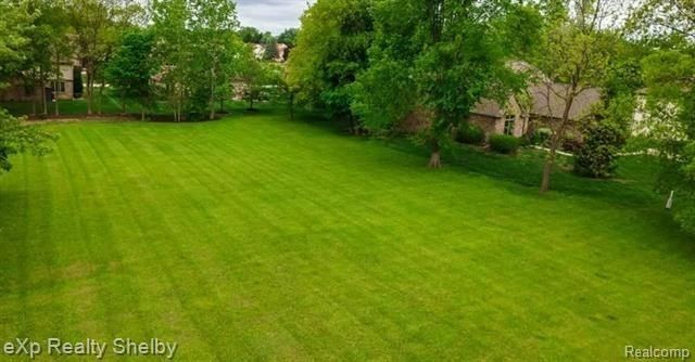 22335 Diamond Court. Farmington Hills, MI 48335