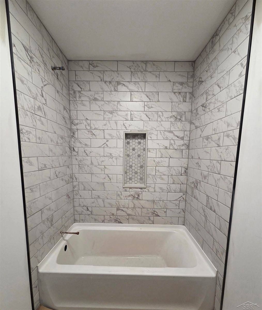 12095 Country Run Drive. Birch Run, MI 48415