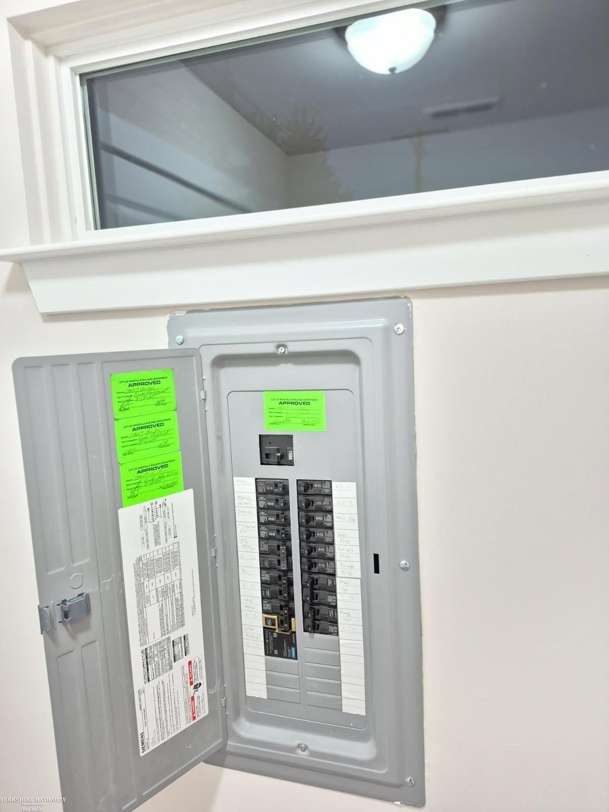 28017 Ginley. Roseville, MI 48066