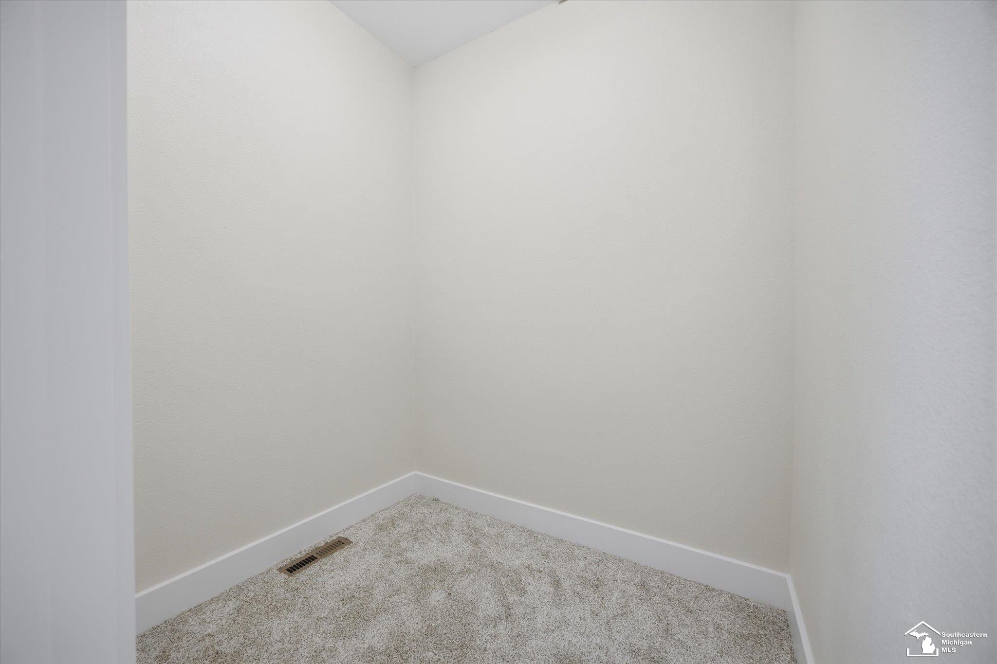 11920 Minx. Temperance, MI 48182