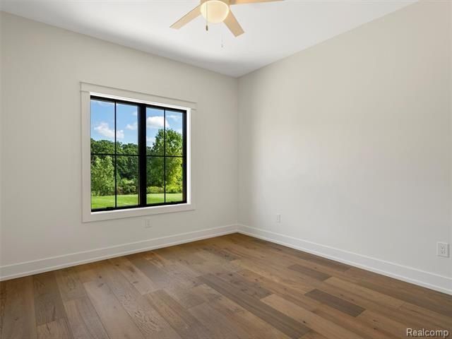 7680 Parshallville Road. Fenton, MI 48430