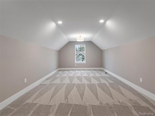 7670 Parshallville Road. Fenton, MI 48430