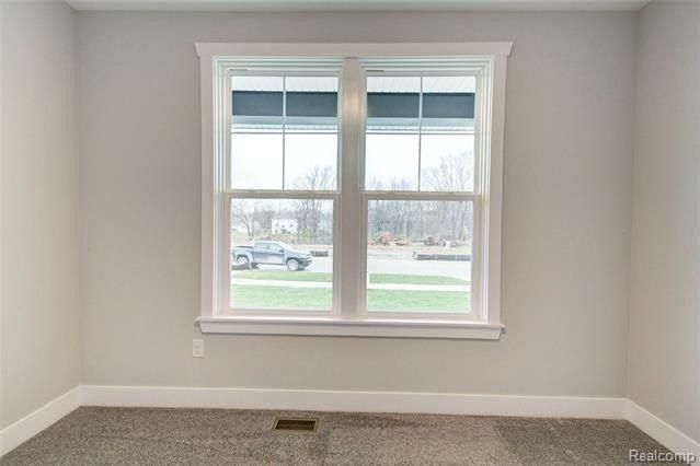 Moh 60 Birkdale Lane. Howell, MI 48843