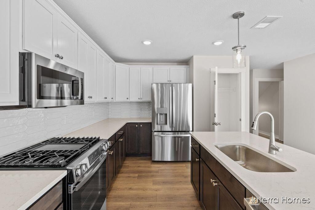 6118 Burgess Drive Unit 11. Spring Lake, MI 49456