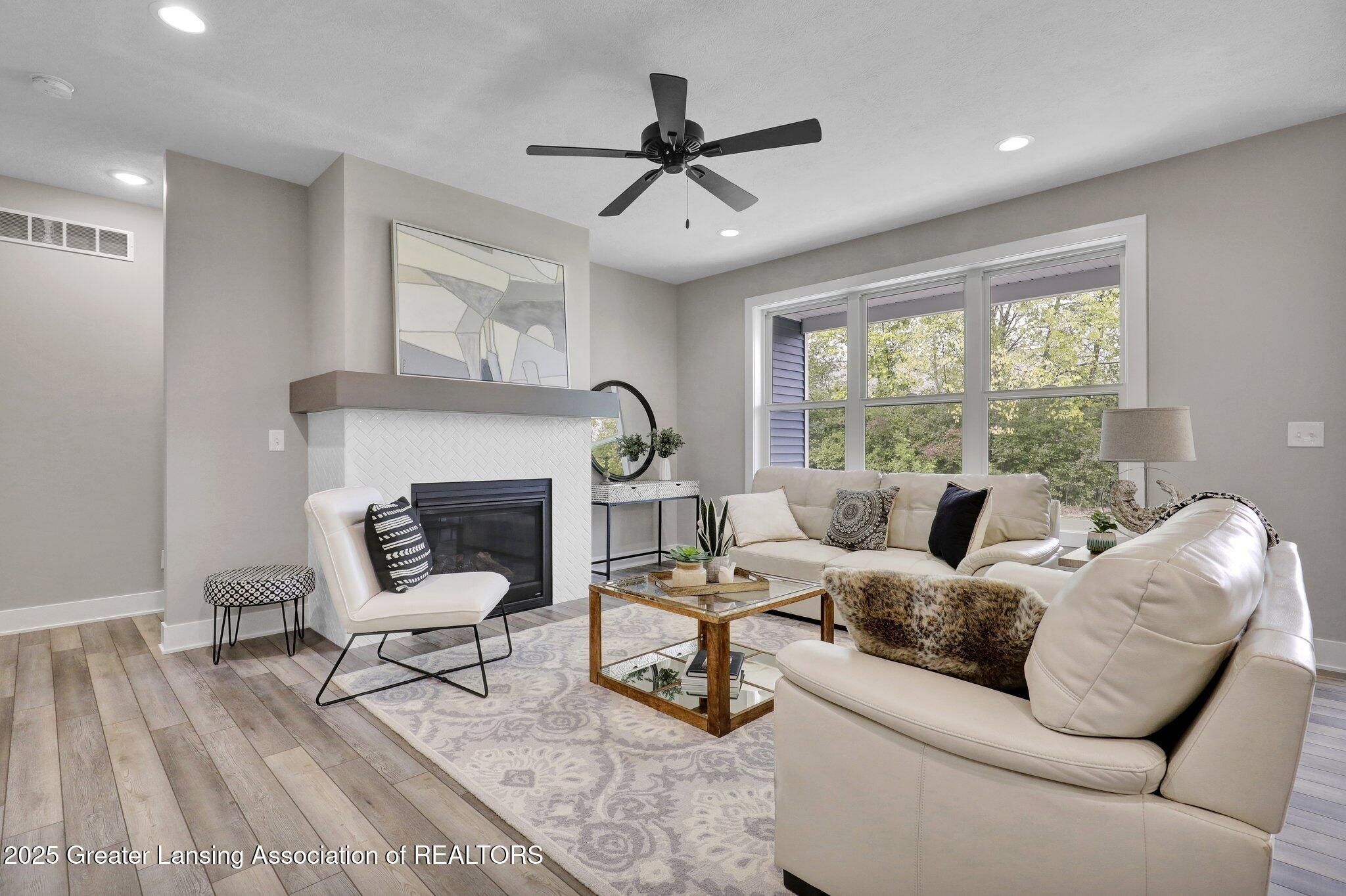 1134 Peninsula Drive. Grand Ledge, MI 48837