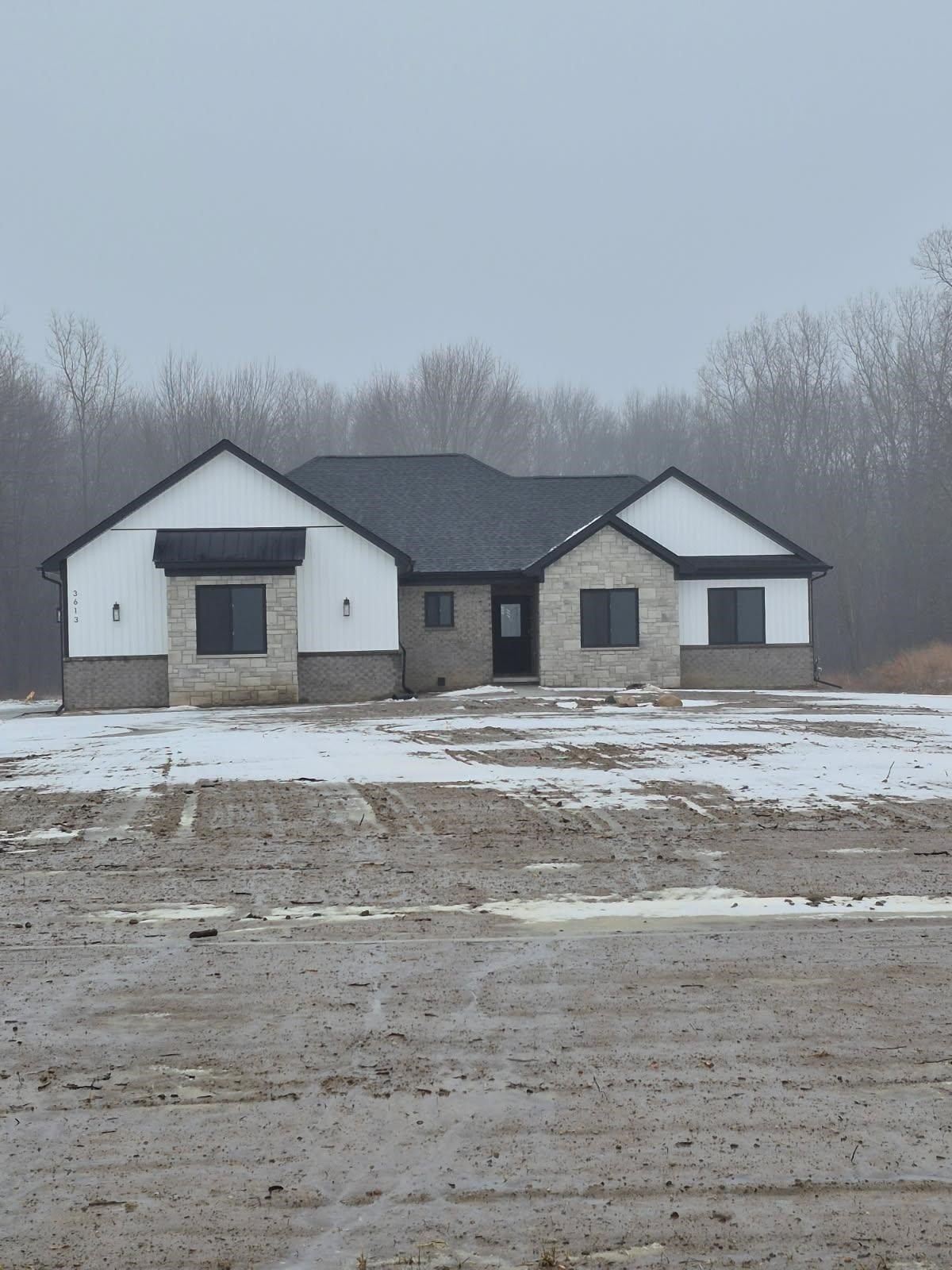 3613 Bethuy. Casco, MI 48064