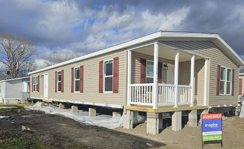 16031 Beech Daly. Taylor, MI 48180