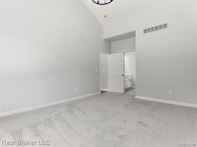 47124 Rosevillage Court. Shelby Twp, MI 48315